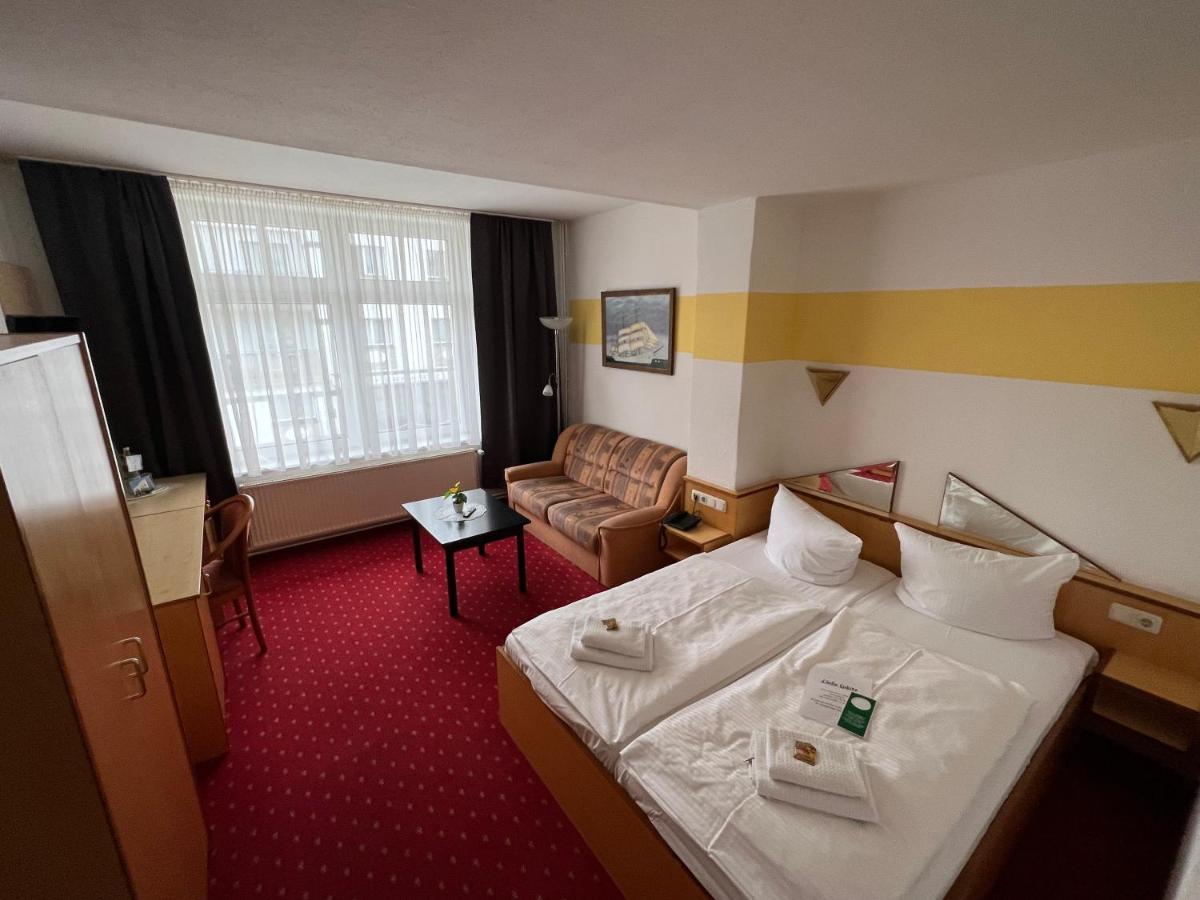 Hotel Poseidon คูล็องสบอร์น ภายนอก รูปภาพ