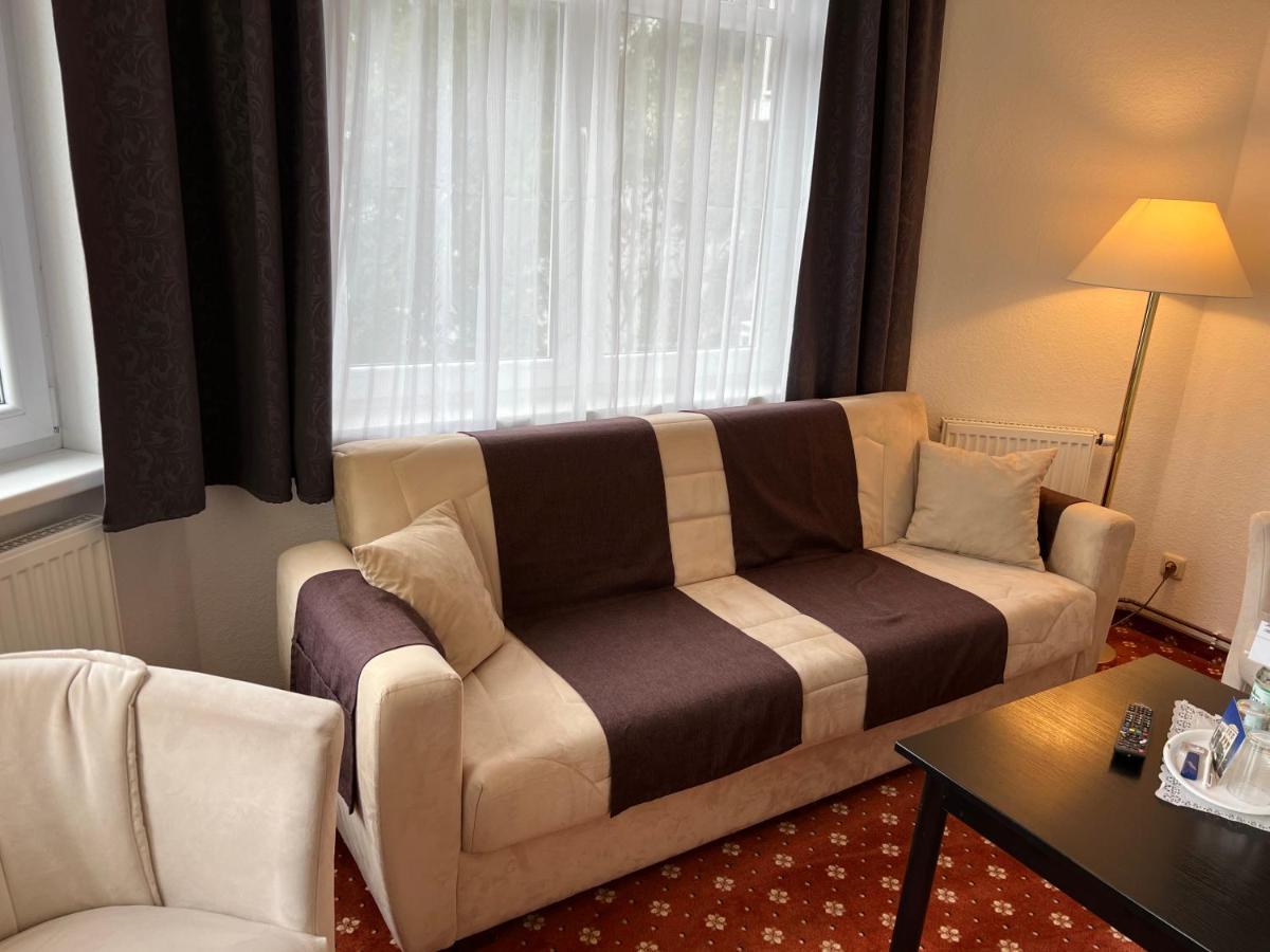 Hotel Poseidon คูล็องสบอร์น ภายนอก รูปภาพ