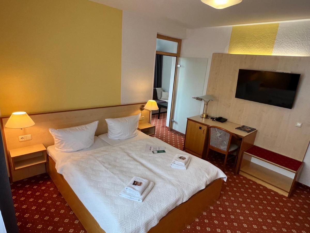 Hotel Poseidon คูล็องสบอร์น ภายนอก รูปภาพ