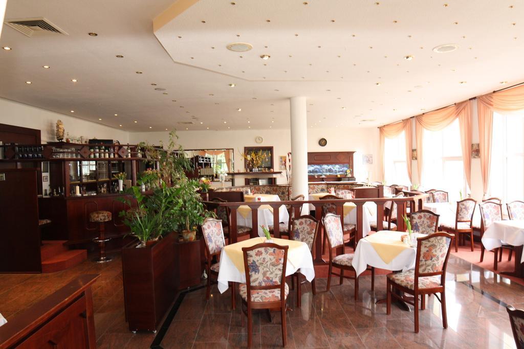 Hotel Poseidon คูล็องสบอร์น ภายนอก รูปภาพ